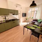 Residence Neverin Luxury Apartments-Private Garage *