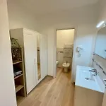 Residence Neverin Luxury Apartments-Private Garage Apartamento Trieste