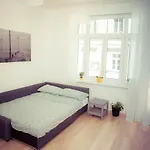 Residence Neverin Luxury Apartments-Private Garage شقة *