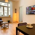 Residence Neverin Luxury Apartments-Private Garage شقة ترييستي