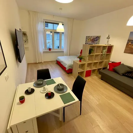 Daire Neverin Luxury Apartments-private Garage Trieste