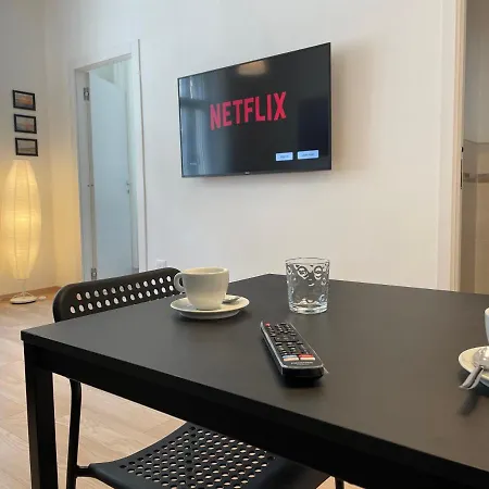 شقة Residence Neverin City Center With Garage Near Piazza Unita & Train Station