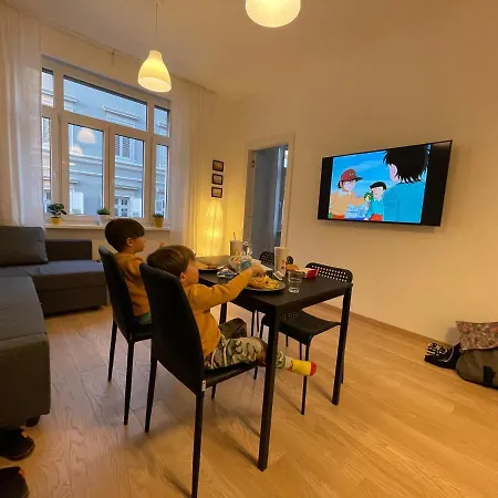 Apartamento Residence Neverin City Center With Garage Near Piazza Unita & Train Station *