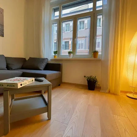 Daire Neverin Luxury Apartments-private Garage Trieste