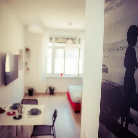 Residence Neverin City Center With Garage Near Piazza Unita & Train Station