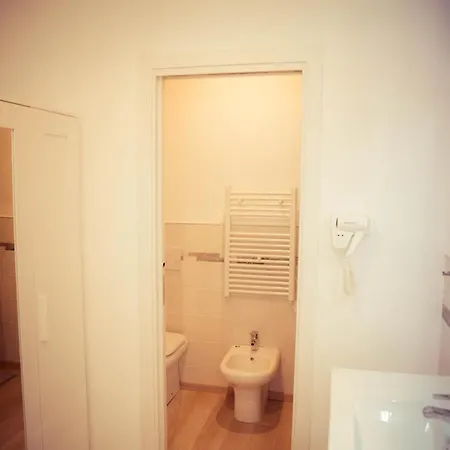 Residence Neverin City Center With Garage Near Piazza Unita & Train Station * ترييستي