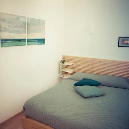 شقة Residence Neverin City Center With Garage Near Piazza Unita & Train Station *