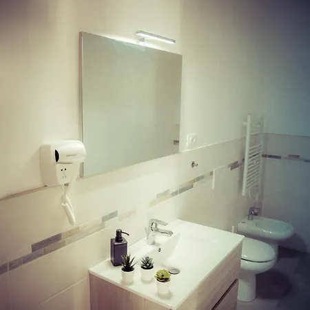 شقة Residence Neverin City Center With Garage Near Piazza Unita & Train Station