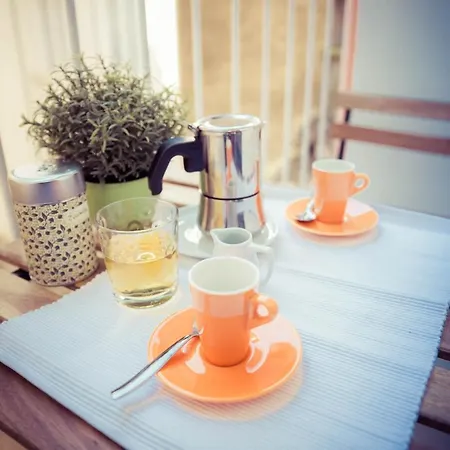 Residence Neverin City Center With Garage Near Piazza Unita & Train Station Apartamento