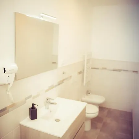 Apartamento Residence Neverin City Center With Garage Near Piazza Unita & Train Station *