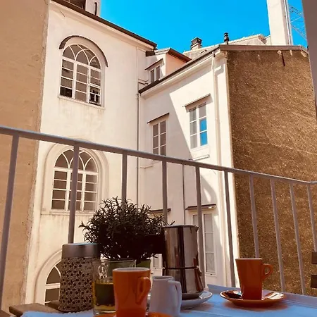 Daire Neverin Luxury Apartments-private Garage