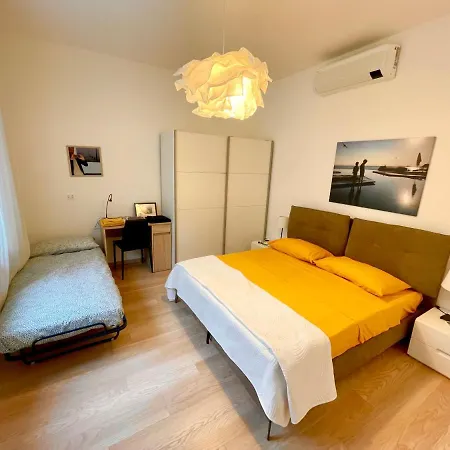 Residence Neverin City Center With Garage Near Piazza Unita & Train Station *