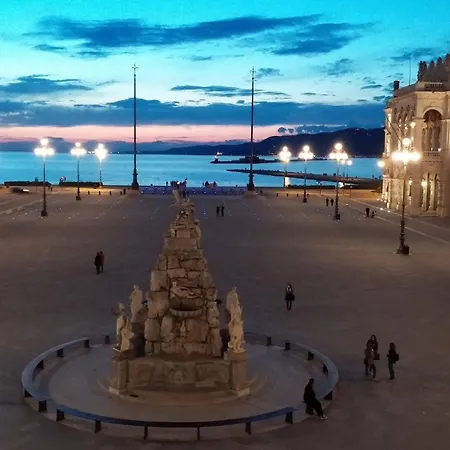 شقة Residence Neverin City Center With Garage Near Piazza Unita & Train Station ترييستي