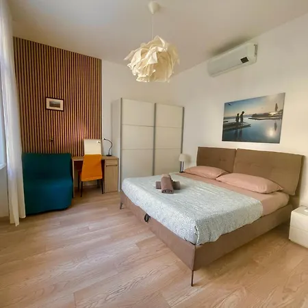 Residence Neverin City Center With Garage Near Piazza Unita & Train Station شقة ترييستي