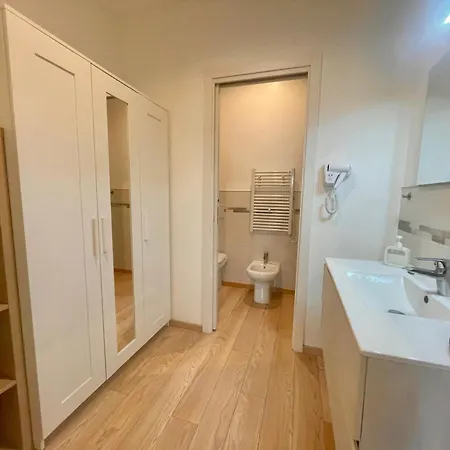 Neverin Center With Garage Near Piazza Unita & Train Station * Trieste