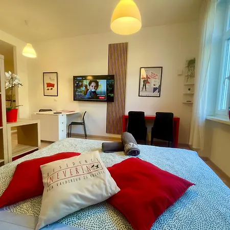 Neverin Center With Garage Near Piazza Unita & Train Station