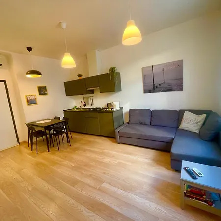 Neverin Center With Garage Near Piazza Unita & Train Station