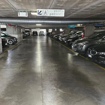 Residence Neverin Luxury-Apartments with Garage- close to Piazza Unità&Train Station * Trieste