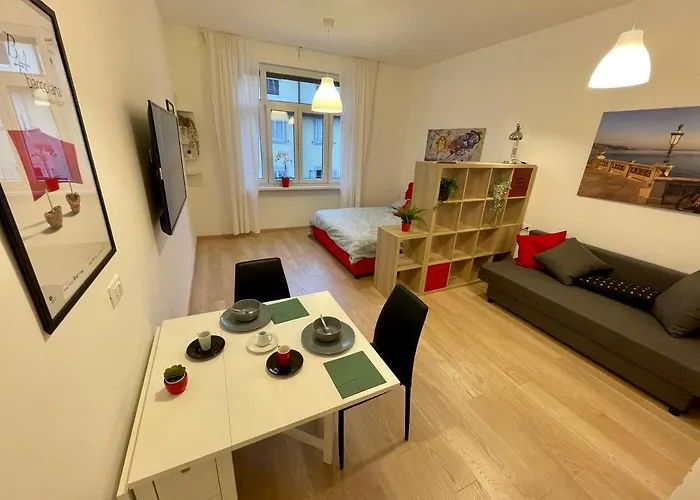 Apartment Neverin Center With Garage Near Piazza Unita & Train Station Trieste