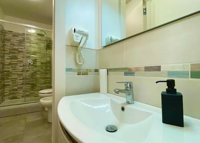 Neverin Center With Garage Near Piazza Unita & Train Station * Trieste