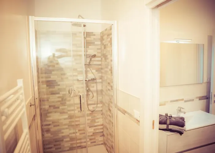 Appartement Residence Neverin Luxury-Apartments with Garage- close to Piazza Unità&Train Station *