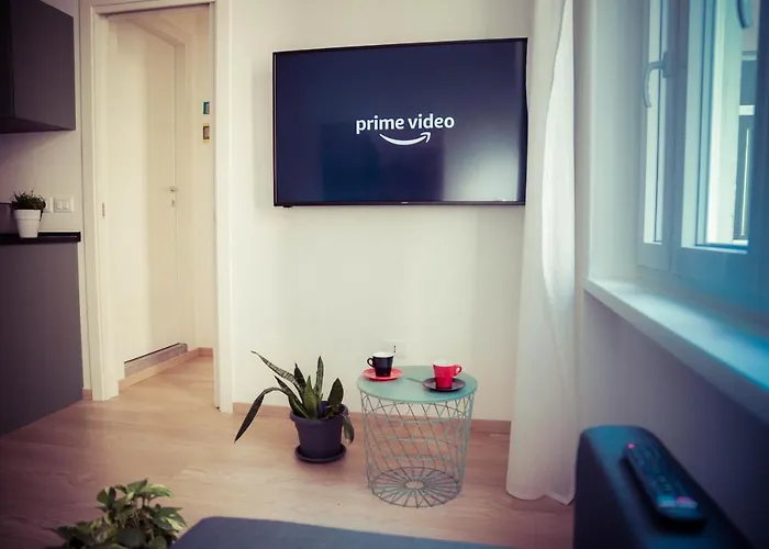 Neverin Center With Garage Near Piazza Unita & Train Station * Trieste