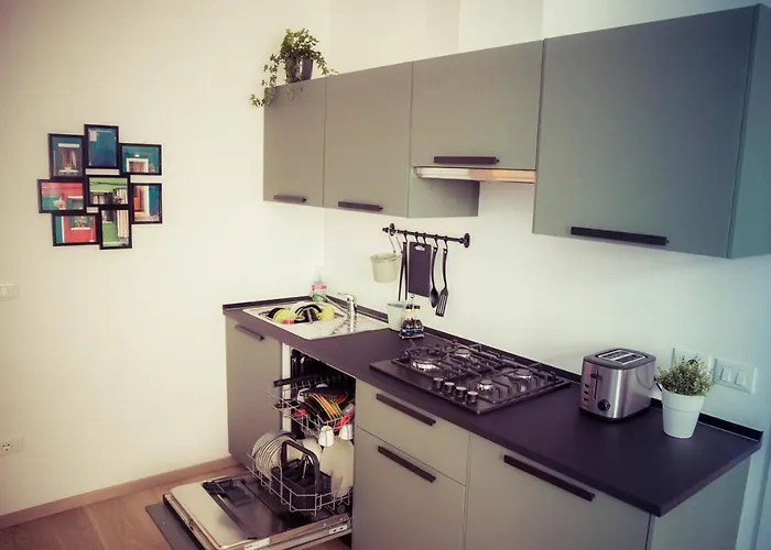 Neverin Center With Garage Near Piazza Unita & Train Station Trieste