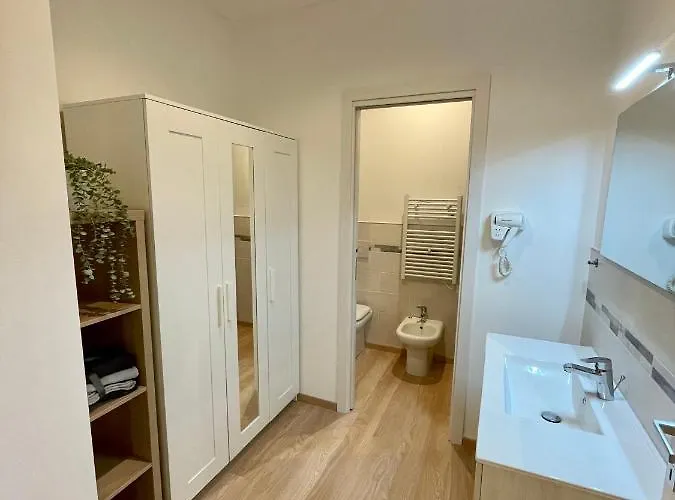 Neverin Center With Garage Near Piazza Unita & Train Station Apartment Trieste