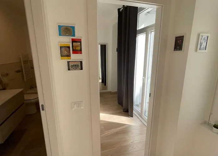 Residence Neverin Luxury-Apartments with Garage- close to Piazza Unità&Train Station Trieste