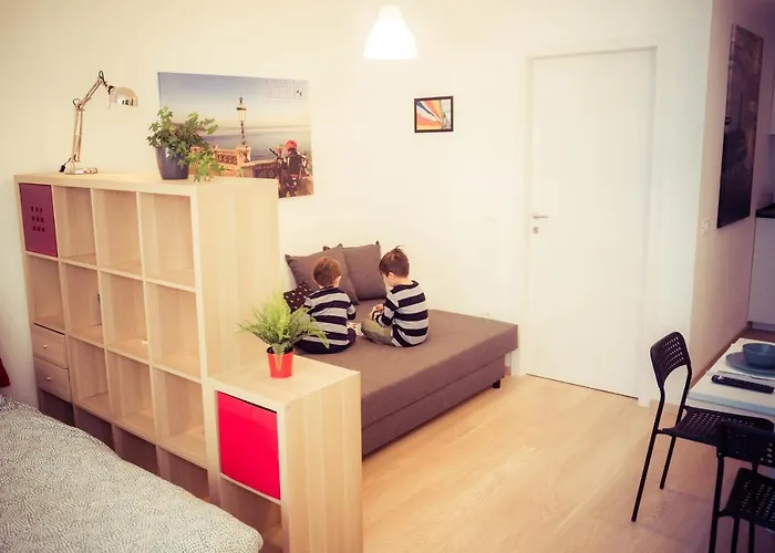 Neverin Center With Garage Near Piazza Unita & Train Station *