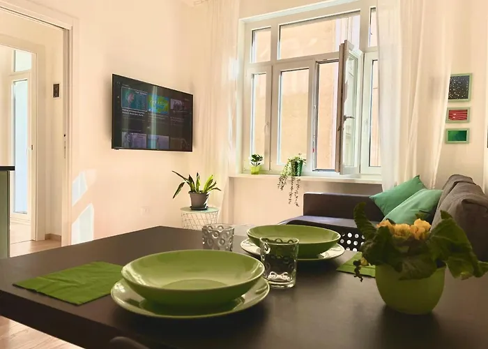 Apartment Neverin Center With Garage Near Piazza Unita & Train Station Trieste