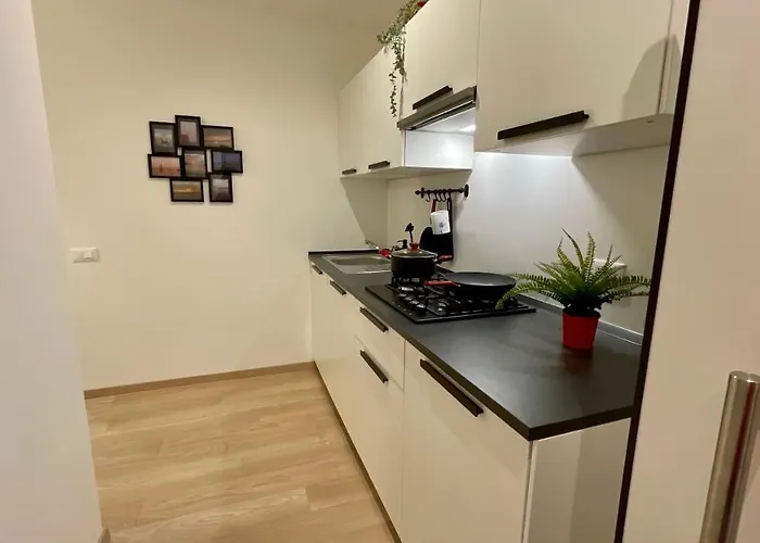 Neverin Center With Garage Near Piazza Unita & Train Station Apartment Trieste
