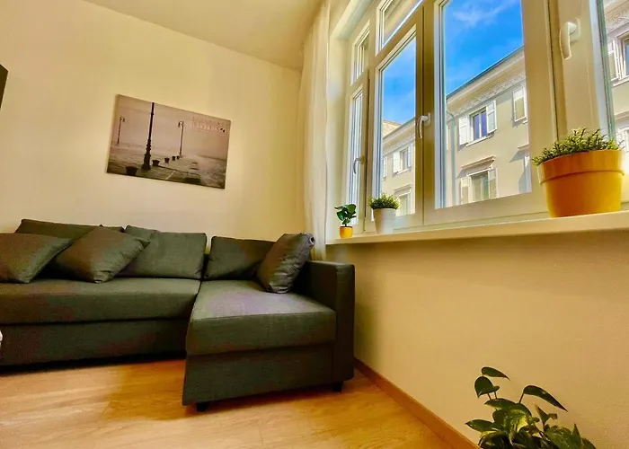 Neverin Center With Garage Near Piazza Unita & Train Station Apartment Trieste