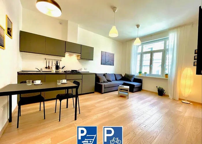 Apartment Neverin Center With Garage Near Piazza Unita & Train Station Trieste