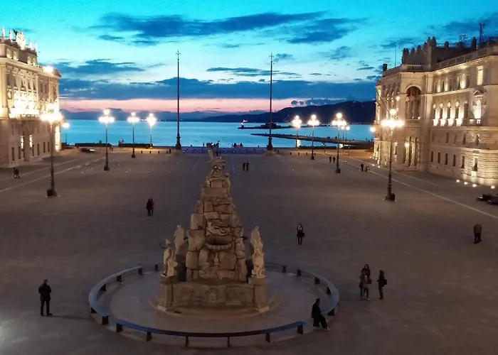 Apartment Neverin Center With Garage Near Piazza Unita & Train Station Trieste