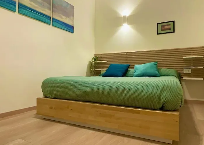 Neverin Center With Garage Near Piazza Unita & Train Station