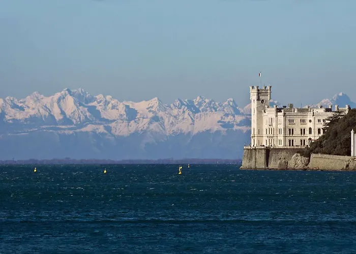 Appartement Residence Neverin Luxury-Apartments with Garage- close to Piazza Unità&Train Station *