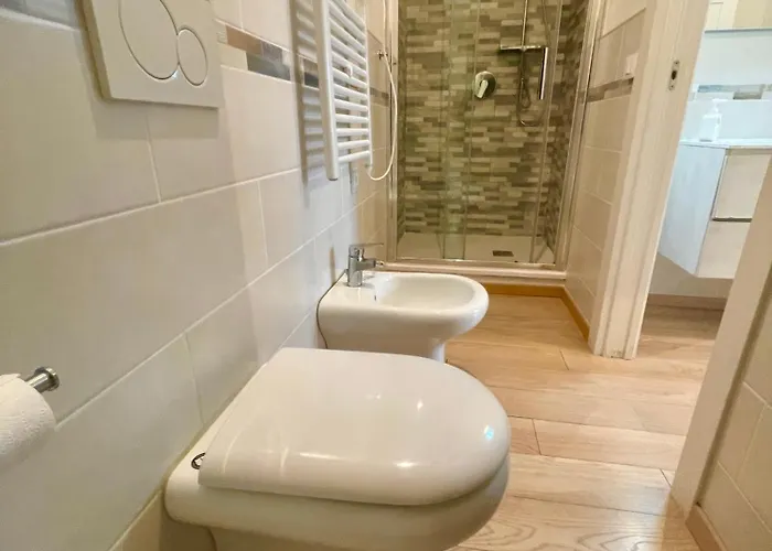 Apartment Neverin Center With Garage Near Piazza Unita & Train Station Trieste