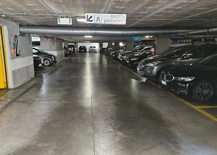 Neverin Center With Garage Near Piazza Unita & Train Station * Trieste