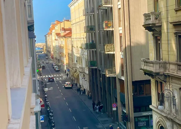 Neverin Center With Garage Near Piazza Unita & Train Station Apartment Trieste